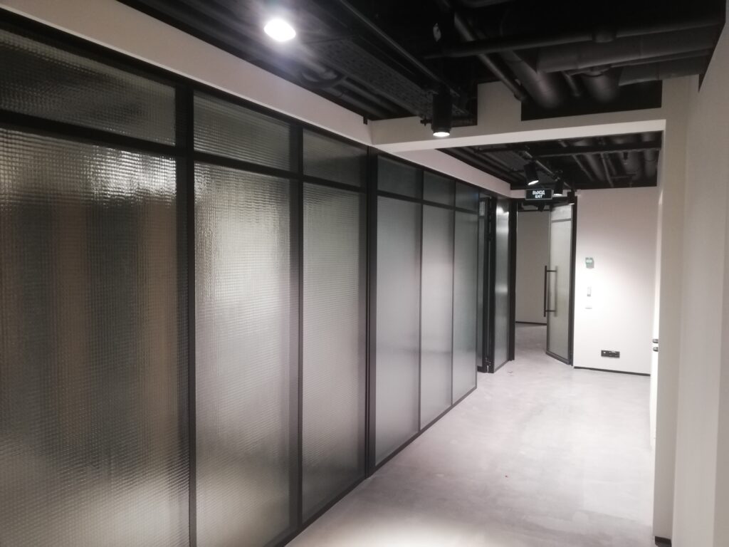 Центр московского долголетия — работа Wall Glass