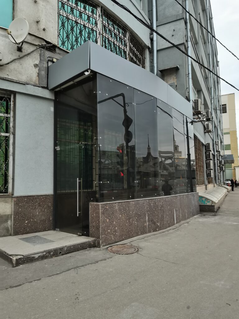 Стеклянная входная группа бизнес-центра «Каланчевский» — работа Wall Glass